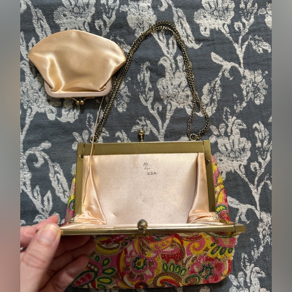 Vintage Harry Levine clamshell clutch - Picture 8 of 8